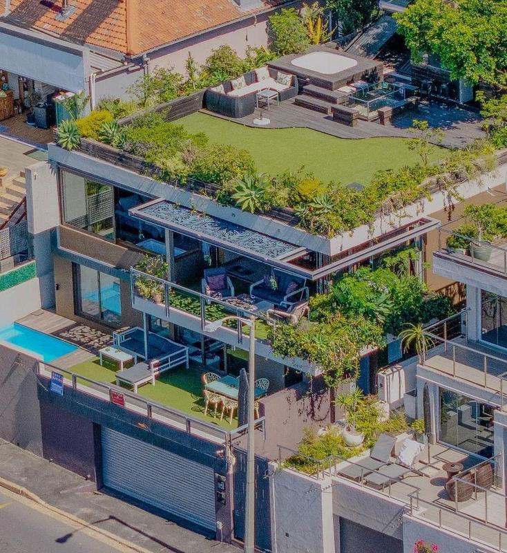 5 Bedroom Property for Sale in Green Point Western Cape